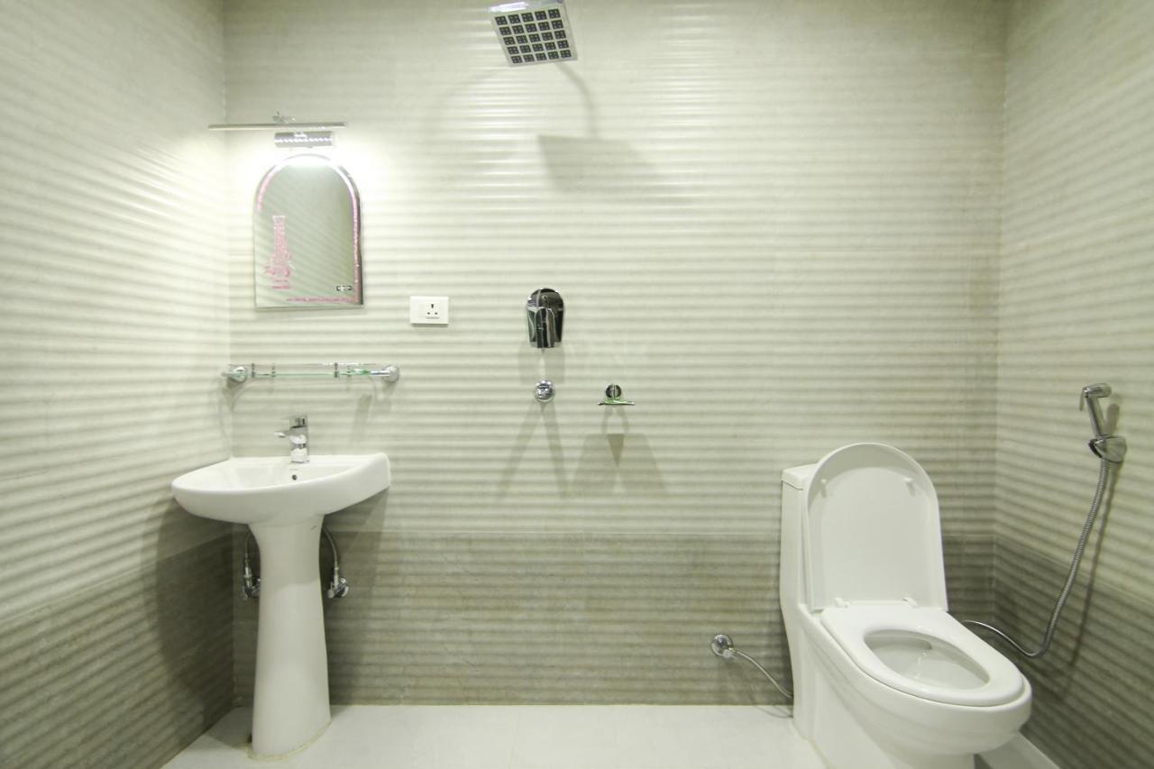 Hotel Lakeside Pvt. Ltd. Похара Екстериор снимка