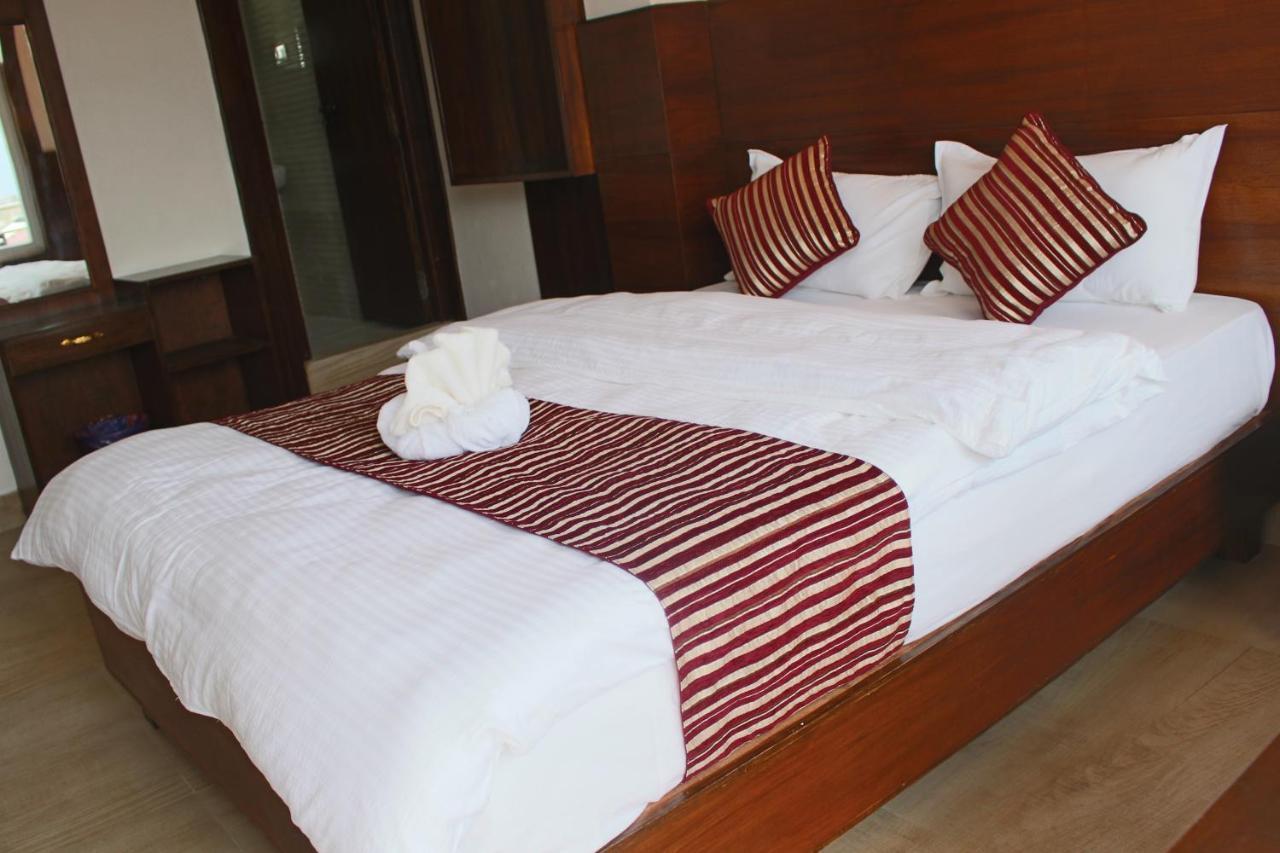 Hotel Lakeside Pvt. Ltd. Похара Екстериор снимка