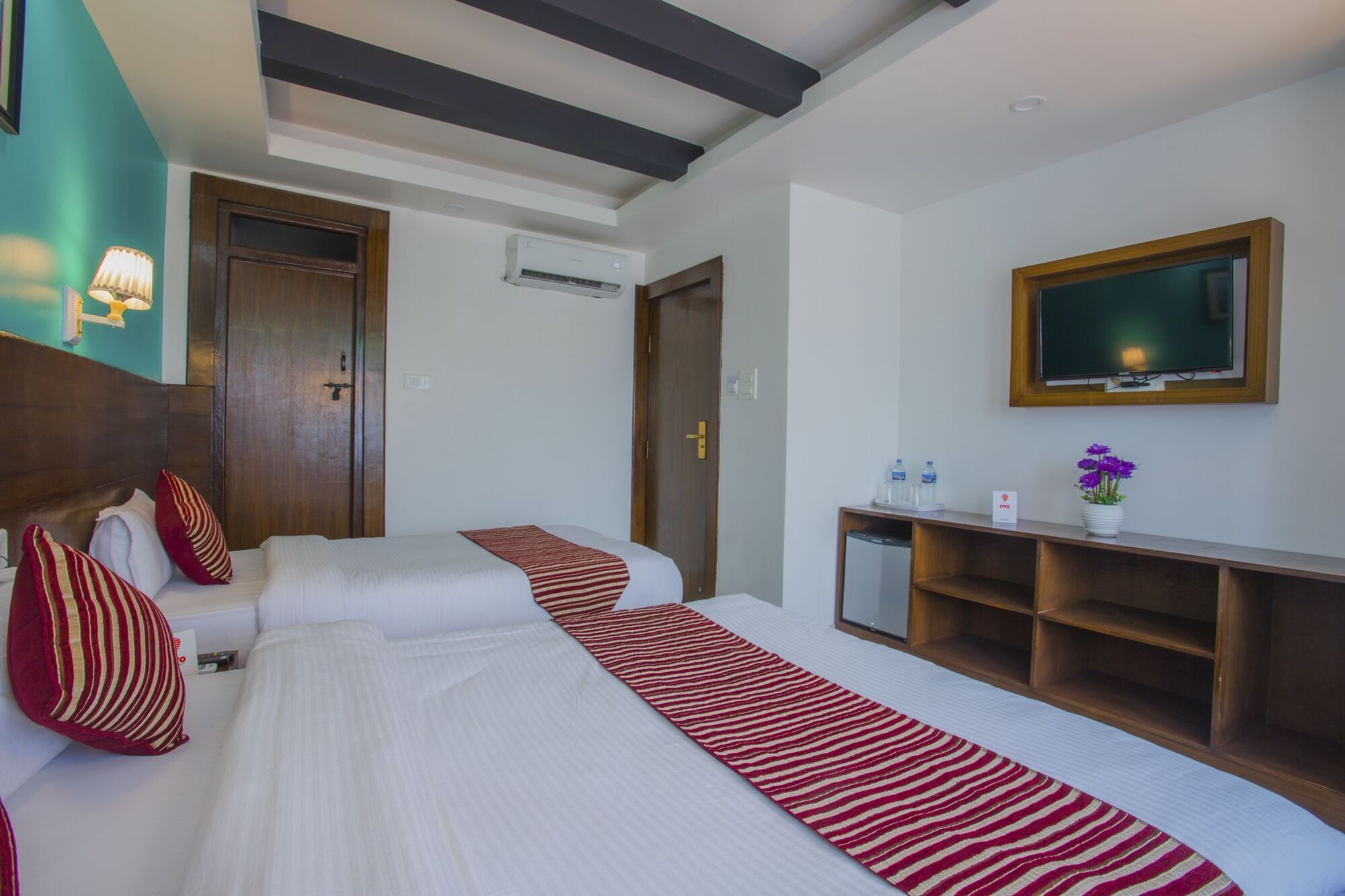 Hotel Lakeside Pvt. Ltd. Похара Екстериор снимка
